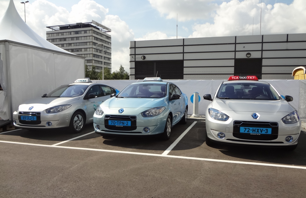 elektrische taxi, schiphol, TCA, Connexxion, Bios, Renault Fluence ZE