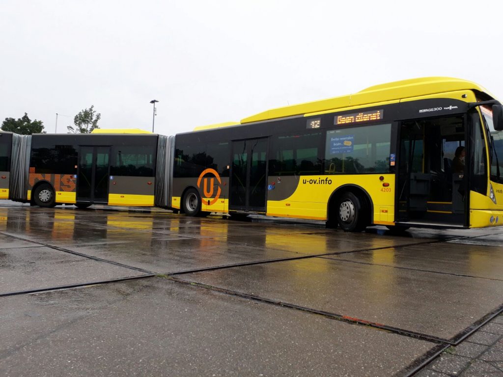 U-OV, dubbel gelede bus in Utrecht