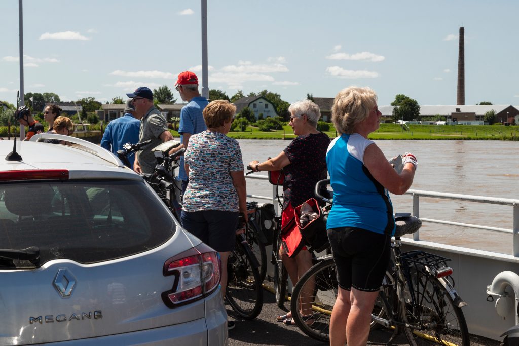 Beeld: een pont in Eck en Wiel