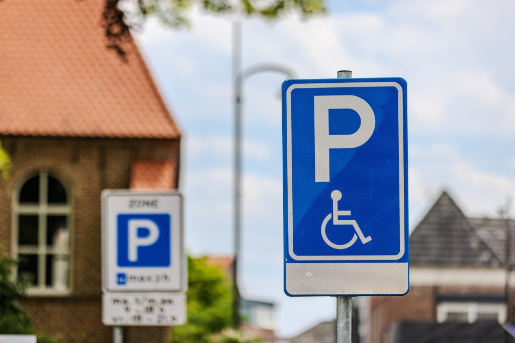 Foto: Een gehandicaptenparkeerplaats