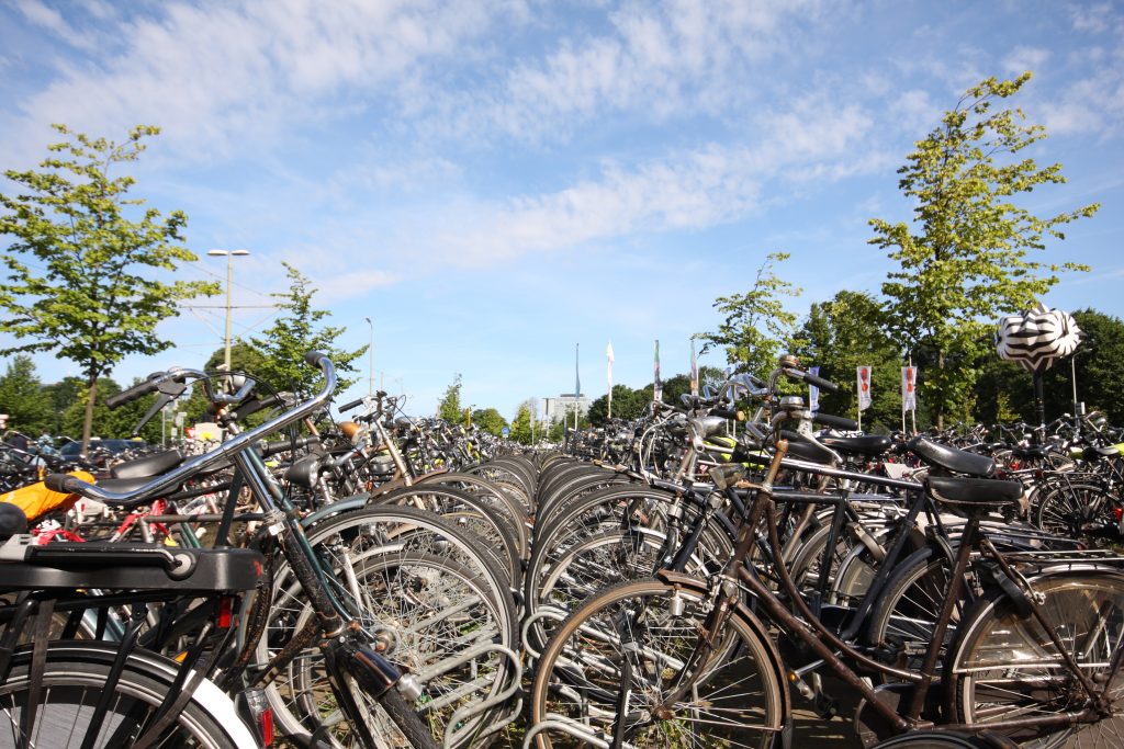 Foto: stalling bij station Den Haag