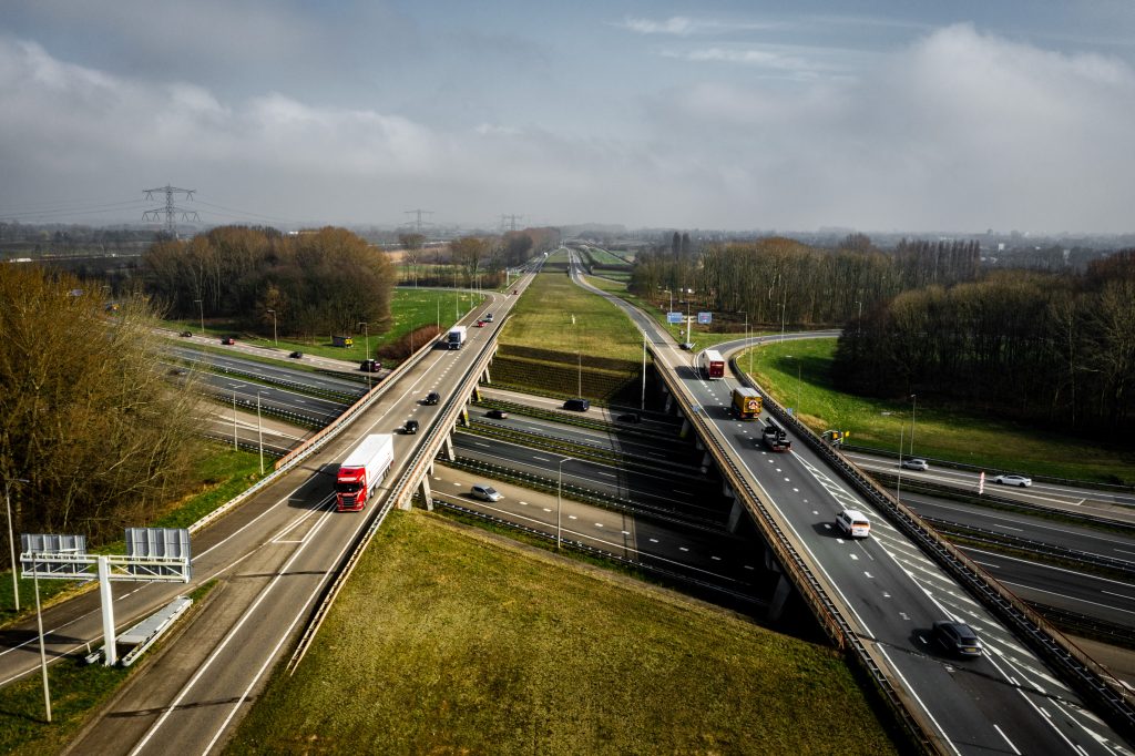 Dronefoto van knooppunt Ressen